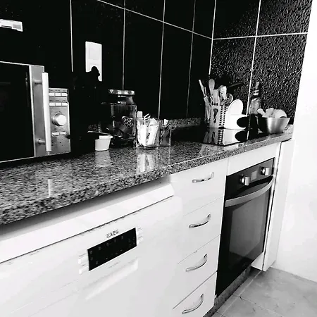 Pe N'areia Gamboa T3 شقة بينيش
